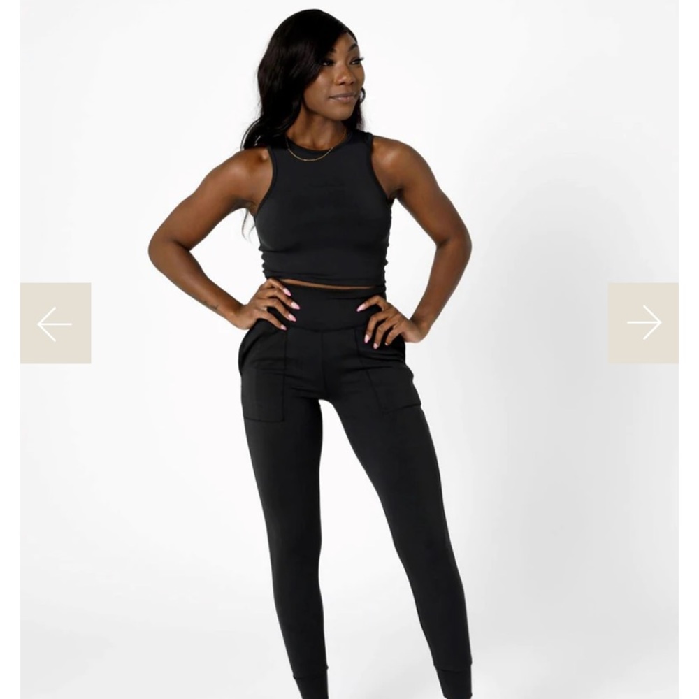 Paragon fitwear Naked Crop Top Black